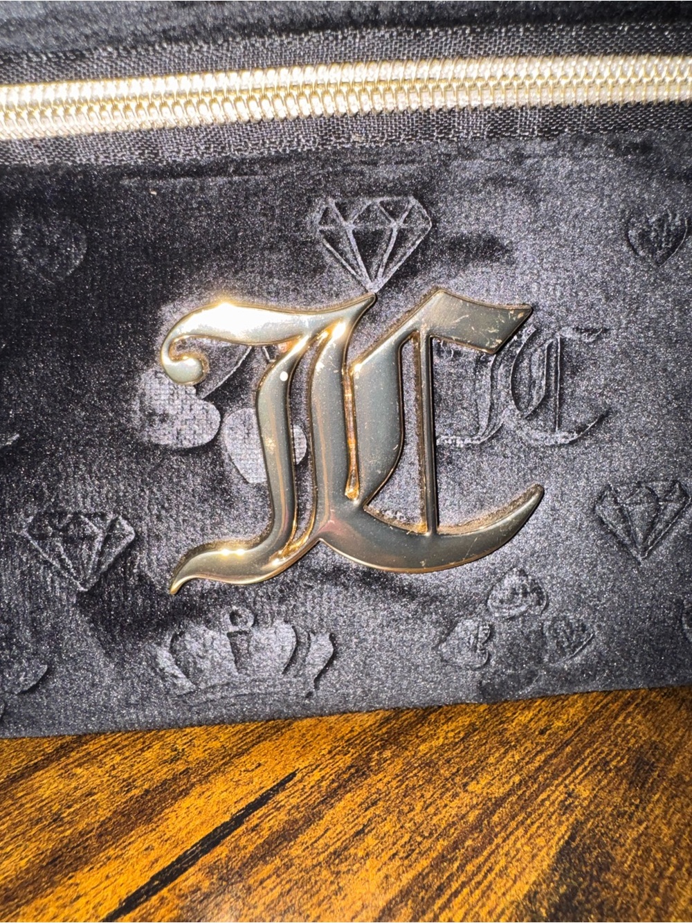 Juicy Couture Black Velvet and Pink Satin-Lined Cosmetic Case NWT - Picture 5 of 9